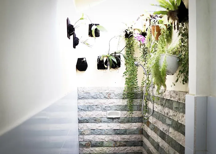 ゲストハウス Gandhi Cahyana House